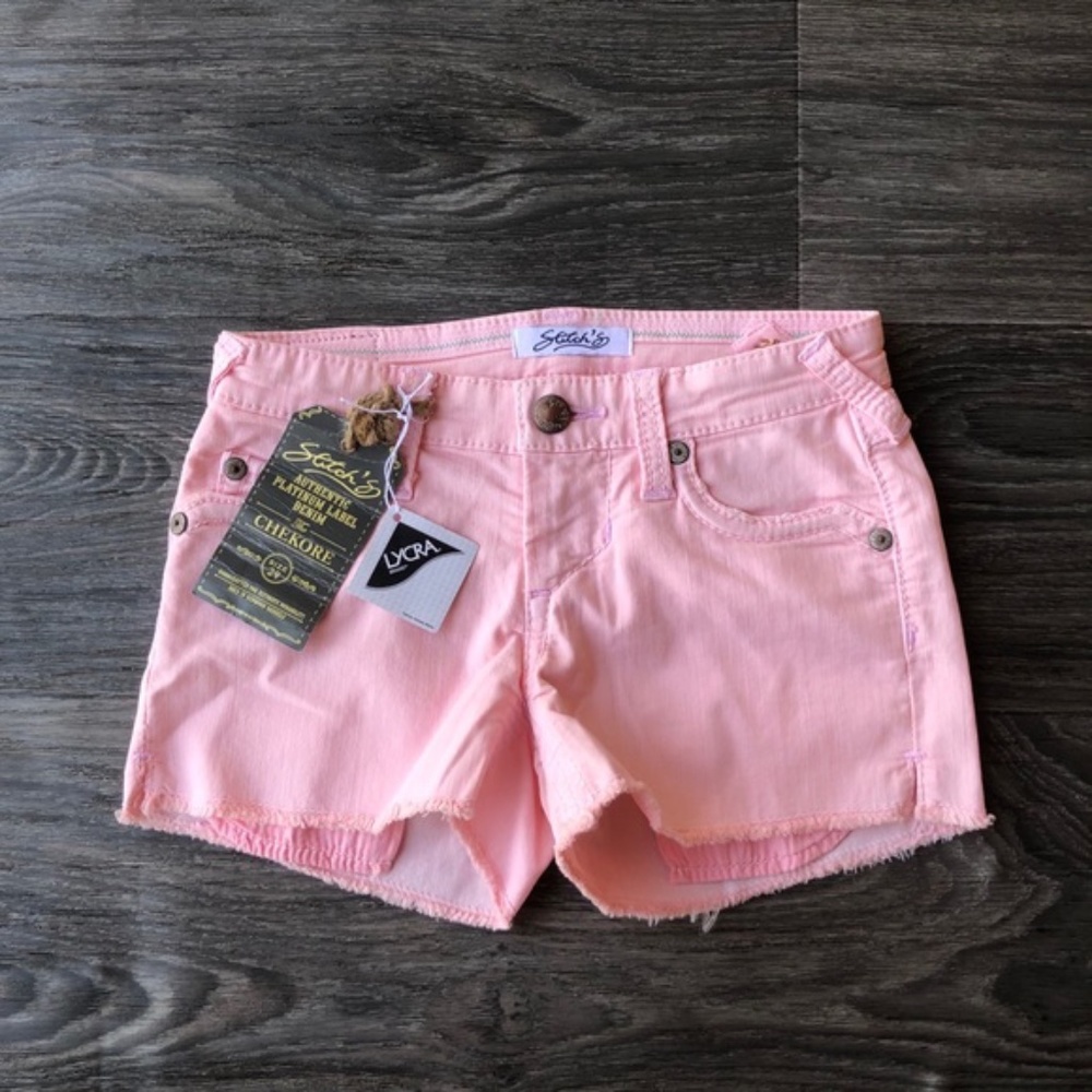 Stitch's Chekore Shorts Ice Pink